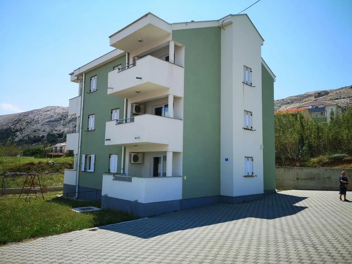 Apartment Natalia Pag باغ
